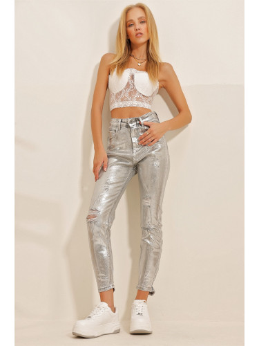 Trend Alaçatı Stili Women's Silver High Waist Mom Jeans in Silver and Fasteners, Aged Detailed