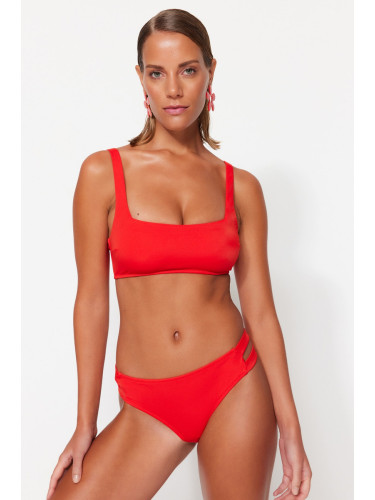 Trendyol червени бикини дъна с изрязани/прозорци, редовен крак