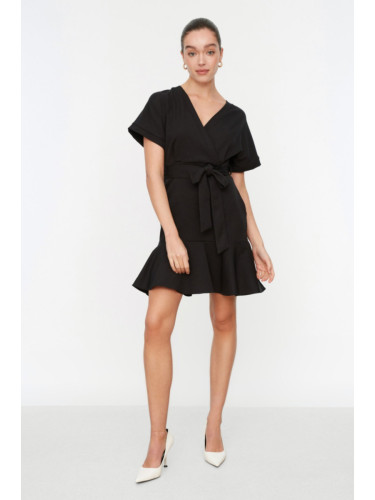 Дамска рокля Trendyol Belted