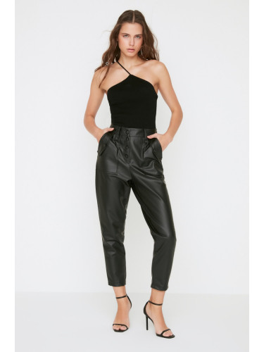 Дамски панталон Trendyol Buttoned