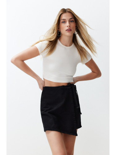 Дамски дънкови шорти. Trendyol Denim