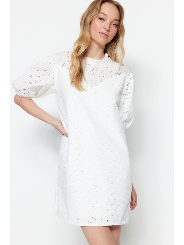 Trendyol екрю прав нарязани мини памук тъкани облицовани високо деколте броде тъкани рокля