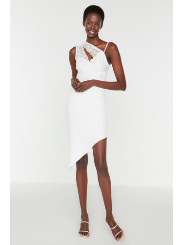 Дамска рокля Trendyol Detailed