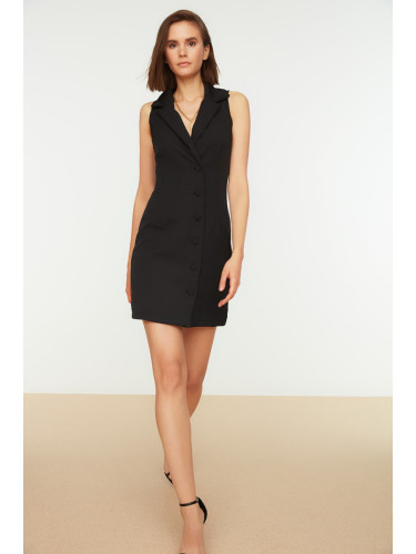 Дамска рокля. Trendyol Button Detailed