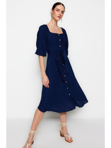 Дамска рокля. Trendyol