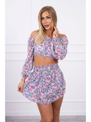Set with beige flowers