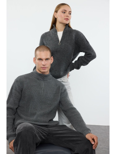 Trendyol Dark Gray Casual Regular Fit Couple/Double Half Turtleneck Zipper Collar Sweater