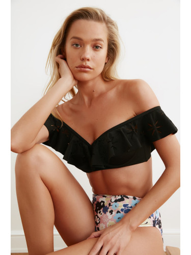 Дамски бикини. Долна част. Trendyol Frill detailed