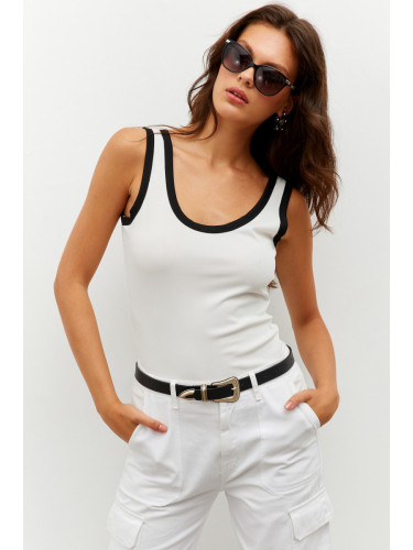 Cool & Sexy Women's White Pleated Blouse