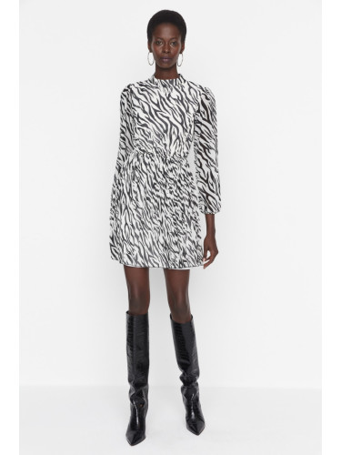 Дамска рокля. Trendyol Floral