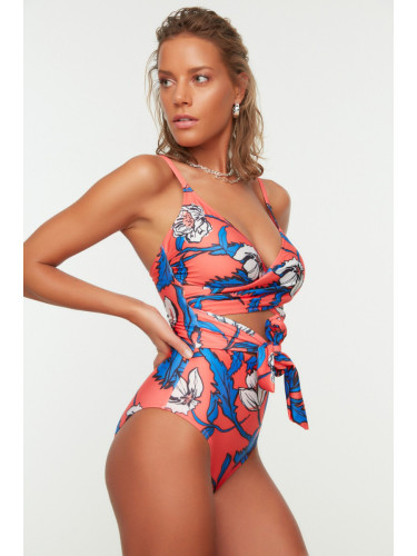 Дамски бански костюм. Trendyol