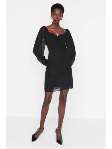 Дамска рокля Trendyol Ruffle