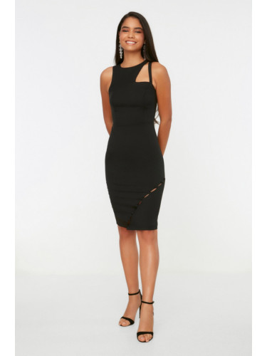 Дамска рокля Trendyol Detailed