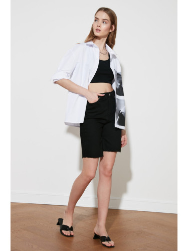 Дамски къси панталони Trendyol TWOSS20SR0327/BLACK