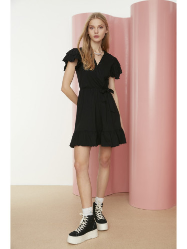 Дамска рокля Trendyol Frill detailed