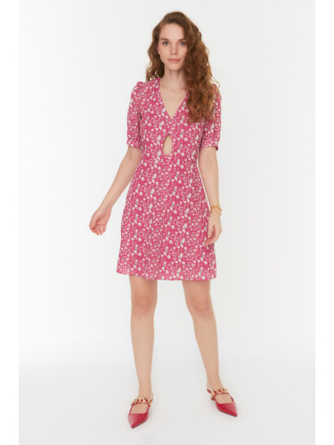 Рокля с розов принт Trendyol