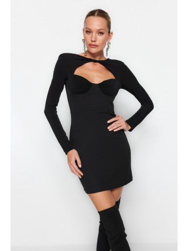 Дамска рокля. Trendyol