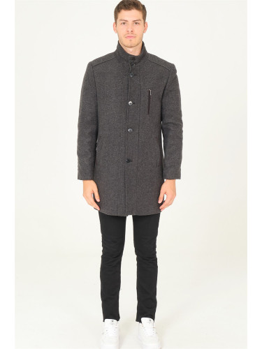 Мъжко палто. dewberry