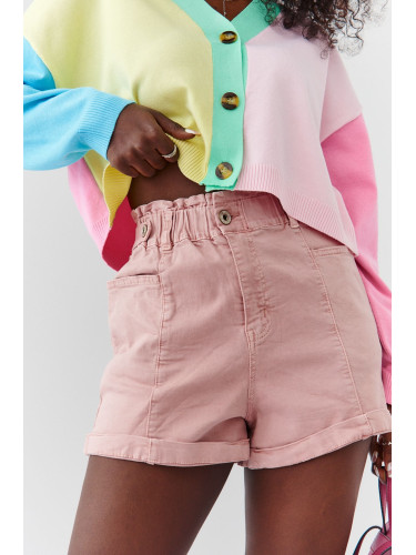 Shorts with pink cuff