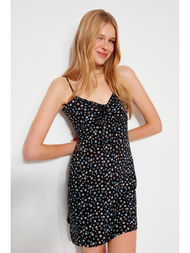 Дамска рокля. Trendyol