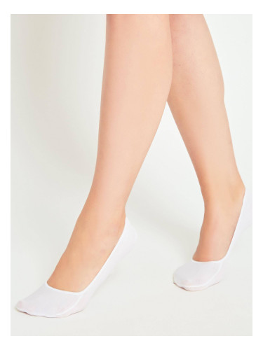 White socks Yups ax4140. R01
