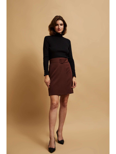 Кафява пола с колан