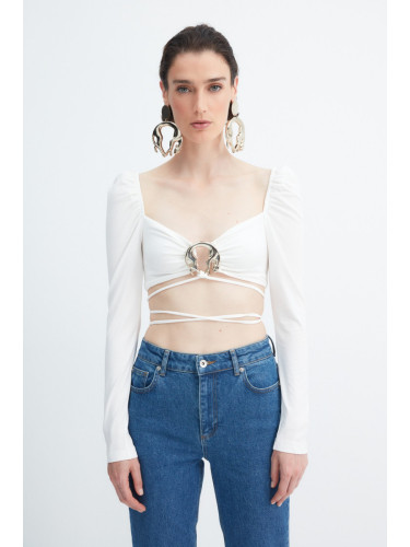 Trendyol X Zeynep Tosun Ecru Blouse with Accessory Detail and Crop