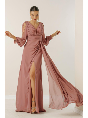 От Saygı V-образно деколте дълга вечерна рокля от шифон с драпиране и подплатени ръкави.