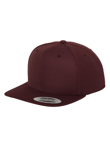 Classic maroon-colored Snapback