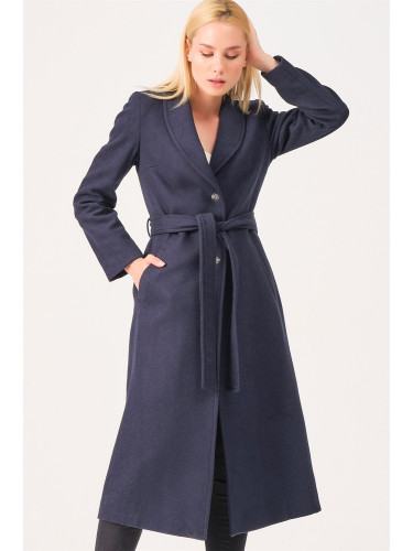 Дамско палто. dewberry
