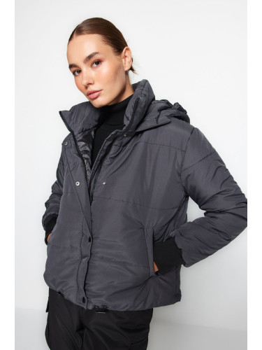 Дамско яке Trendyol Hooded