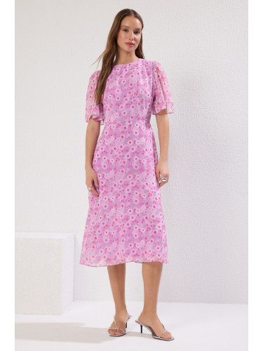 Дамска рокля Trendyol Floral Patterned