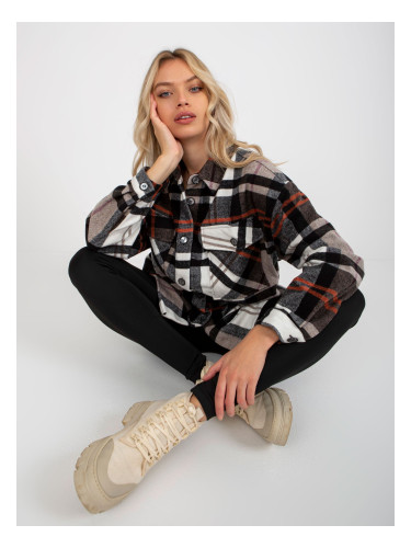 Beige-black plaid T-shirt with pockets