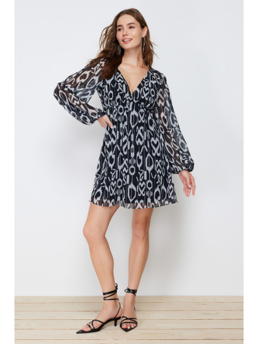 Trendyol черно V-образно деколте шарени тъкани рокля