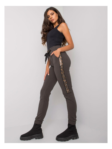 Dark khaki sweatpants with Giulia appliqué