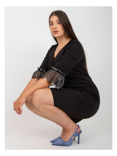 Черна елегантна рокля с голям размер с 3/4 ръкав