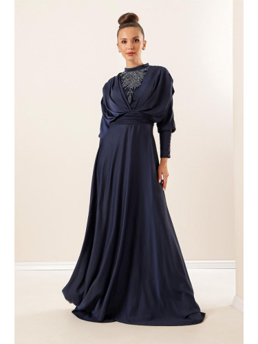 От Saygı Сатенена дълга рокля с набрани ръкави, детайл на копчето, подплатена и формована предна част