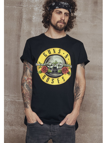 Black T-shirt with the Guns n' Roses logo