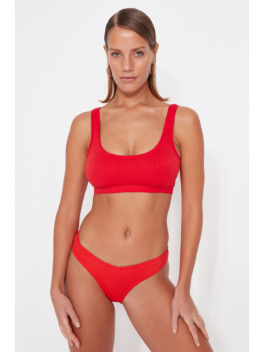 Trendyol Red Bralette текстурирани бикини отгоре