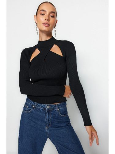 Trendyol черен прозорец / изрязани трикотаж пуловер