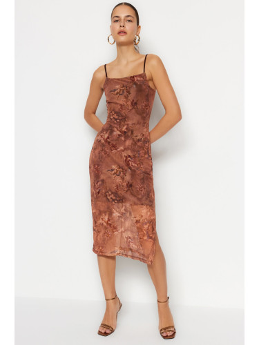 Trendyol Limited Edition Кафява отпечатана вталена Midi, гъвкава плетена рокля