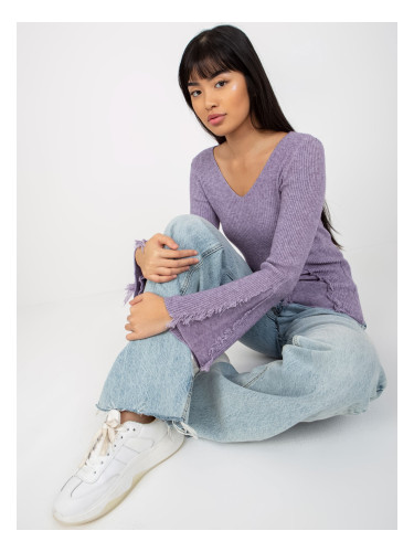 Purple ribbed classic sweater with neckline