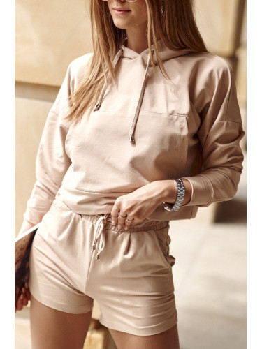 Women's sweatshirt with short beige shorts