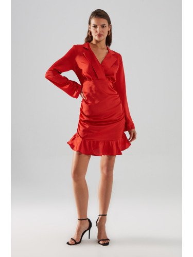 Рокля Trendyol - кафява - Ruffle и двете