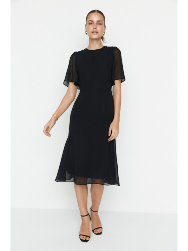 Дамска рокля Trendyol Midi