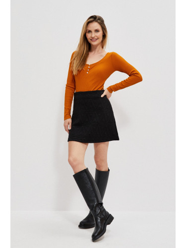 Мини пола с геометричен релеф