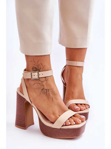 Leather sandals on a robust platform beige marina