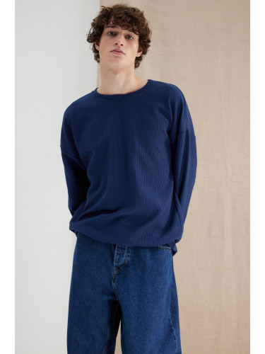 Trendyol Navy Blue Oversize/Wide Cut Textured Collar Detailed Sweatshirt