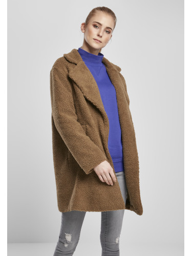 Women's oversized Sherpa coat of the middle class
