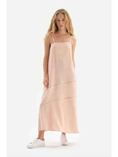 Dagi Light Pink Bias тъкана рокля с изрязани детайли.